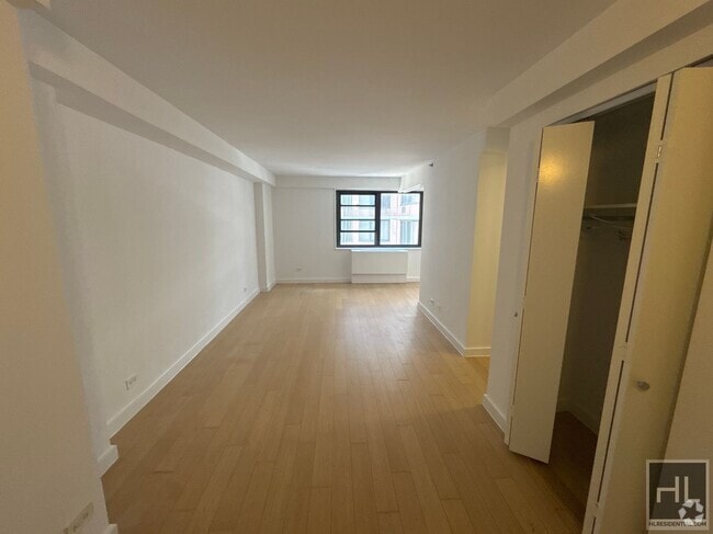 Building Photo - East 39th Street Unit 25A Rental