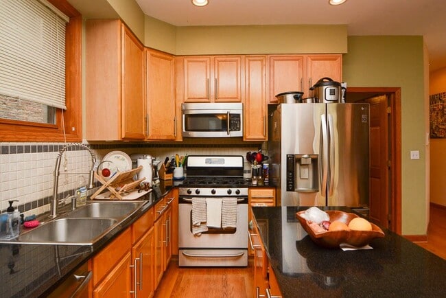 Photo - 1706 W Augusta Blvd Unit J04P