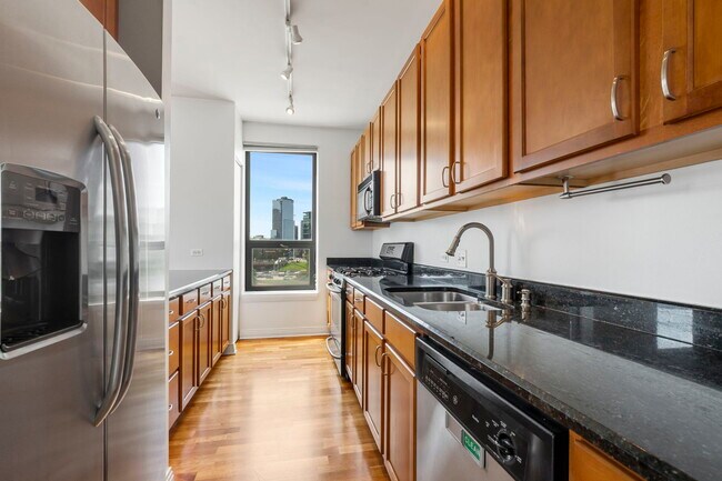 Photo - 859 W Erie St Unit 504