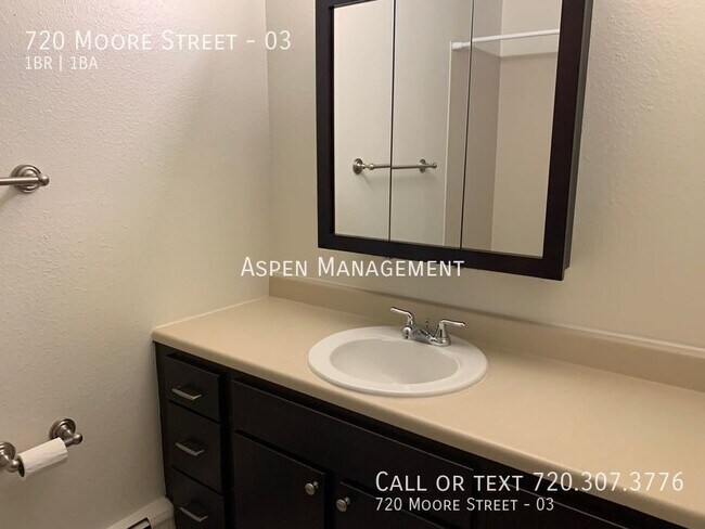Photo - 720 Moore St Unit 03
