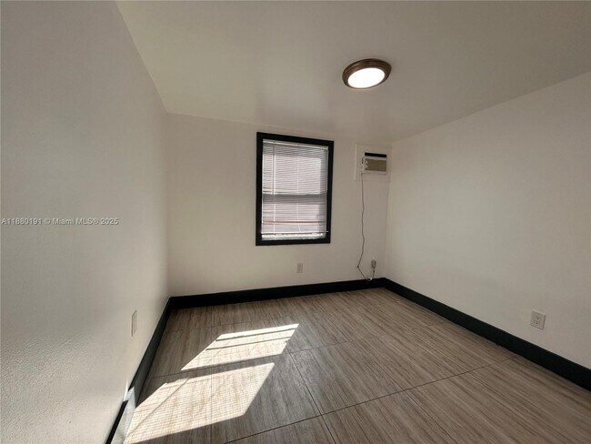 Photo - 1928 Wilson St Unidad 3