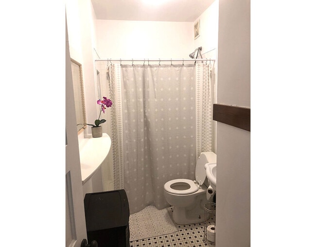 Photo - 1507 W Callender Ave Unit B