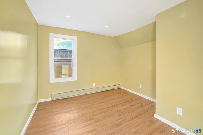 Photo - 27 Walnut Ave Unidad 3rd Floor