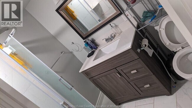 Photo - 1374 Josephine Ave