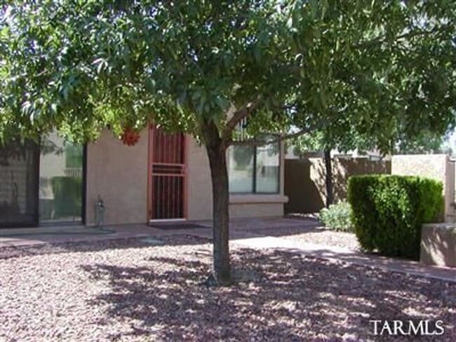 Photo - Attractive 3 Bed. 2 Ba. Townhome at Columbus & Ft. Lowell
