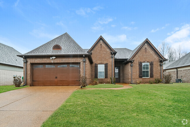 Building Photo - Stunning Brick Home in Oakland, TN