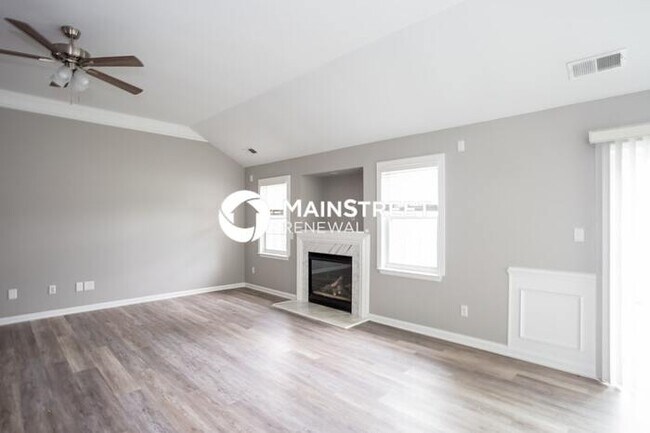 Photo - 3 Bedroom Pet-Friendly Home in HUNTERSVILL...