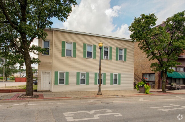 Building Photo - 519 N Chicago St Rental