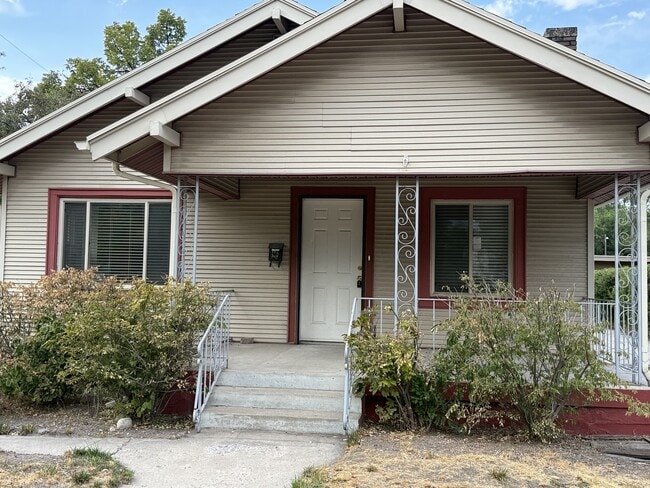 Building Photo - 167 W 300 N