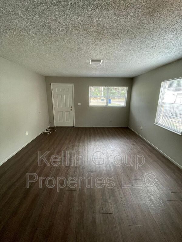 Photo - 160 N Nekoma Ave Unit 1