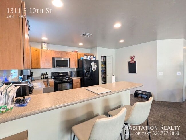 Photo - 1311 E 10th St