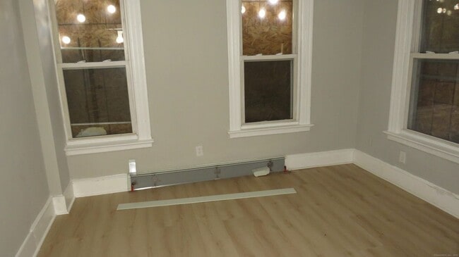 Photo - 191 Ferry St Apartment