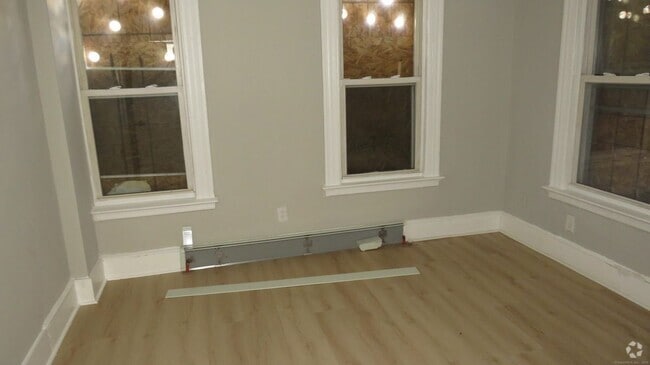 Building Photo - 191 Ferry St Rental