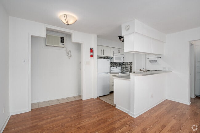 Studio - 410SF - Dining Room - Shibui Apartments