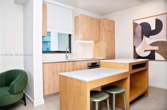 Photo - 11 NE 6th St Unidad 1109