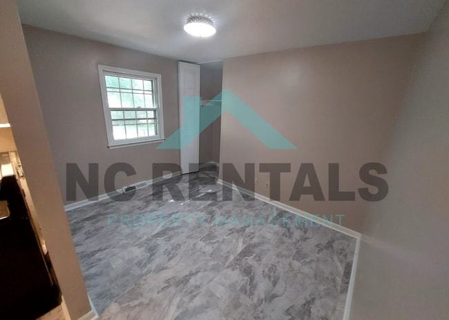 Photo - 829 Holt Ave