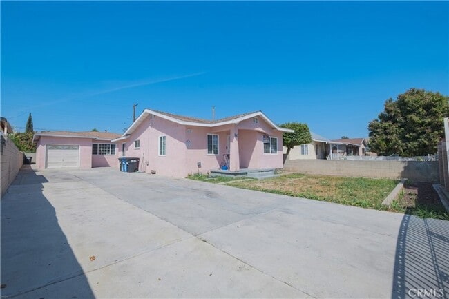 Photo - 4435 Triggs St