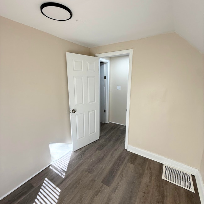 Photo - 8400 Medina Ave