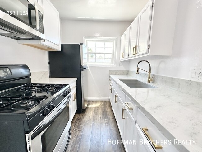 Photo - 3017 London St Unit 3/4
