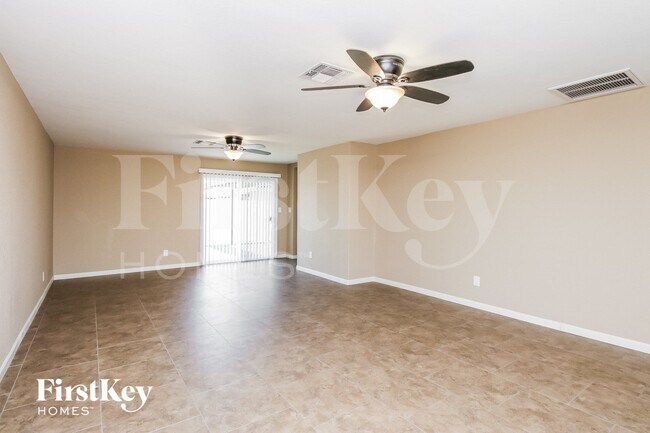 Photo - 4716 S Kenwood Ln