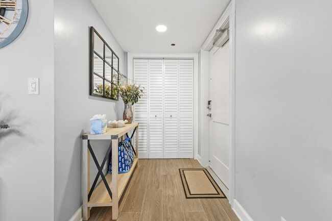 Photo - 1748 Jupiter Cove Dr Unidad 517A
