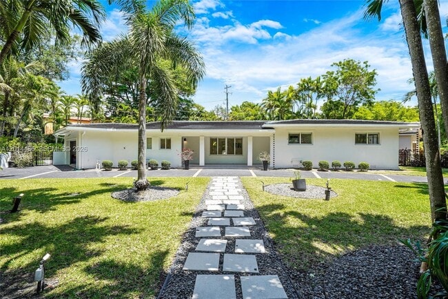 Building Photo - 711 Sunset Dr