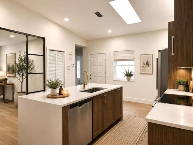 Photo - 6410 Royal Manor Cir