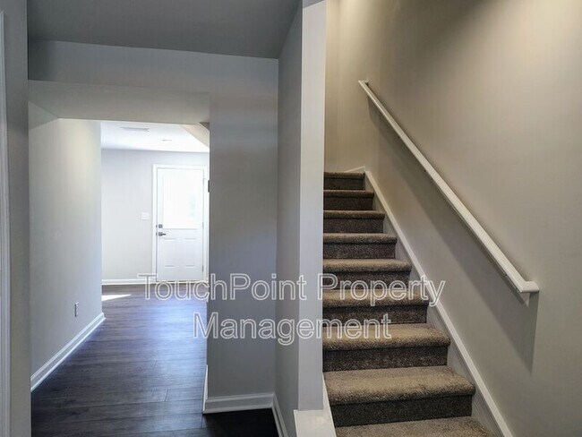 Photo - 8031 Sinnet Pl