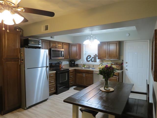 10905 Lake Gardens Dr