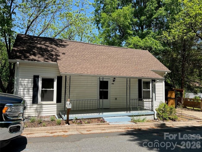 Photo - 346 Nesbit Ave