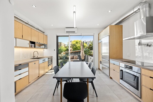 Photo - 619 10th Street NE