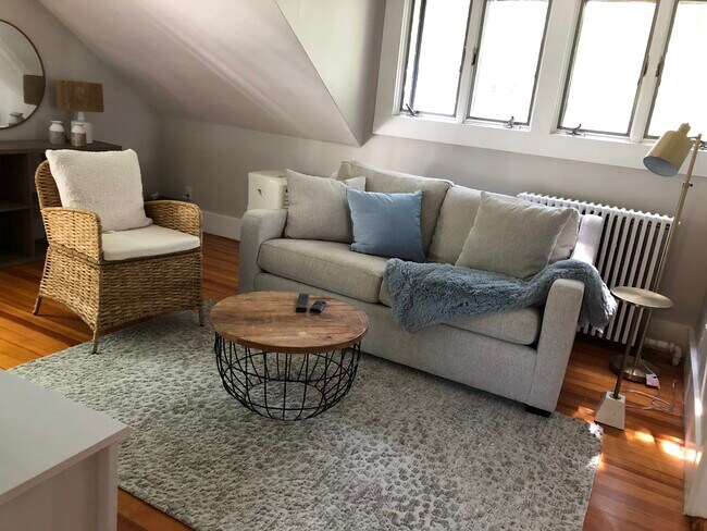 Photo - 31 Abbott Rd Unit Carriage House