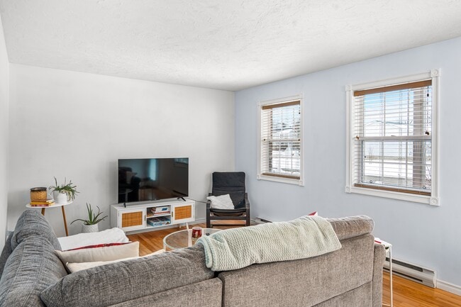 Photo - 11 Bridlewood Way