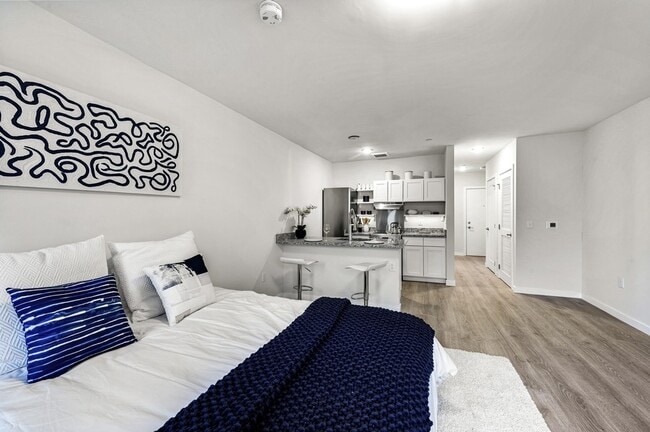 Photo - The Huguenot