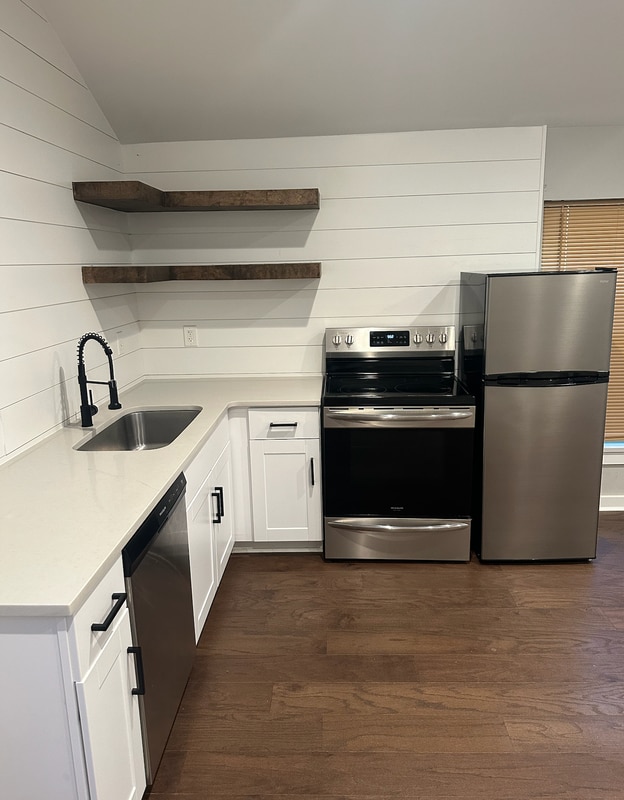 Photo - 830 N Maple St Apartment