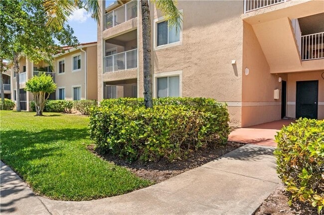 Photo - 1610 N 42ND Cir Unit 207
