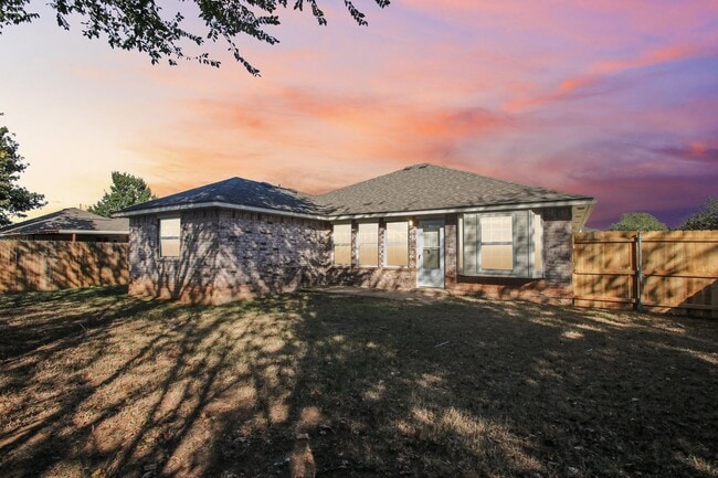 Photo - Beautiful 3 bed, 2 bath home in Noble!--12...