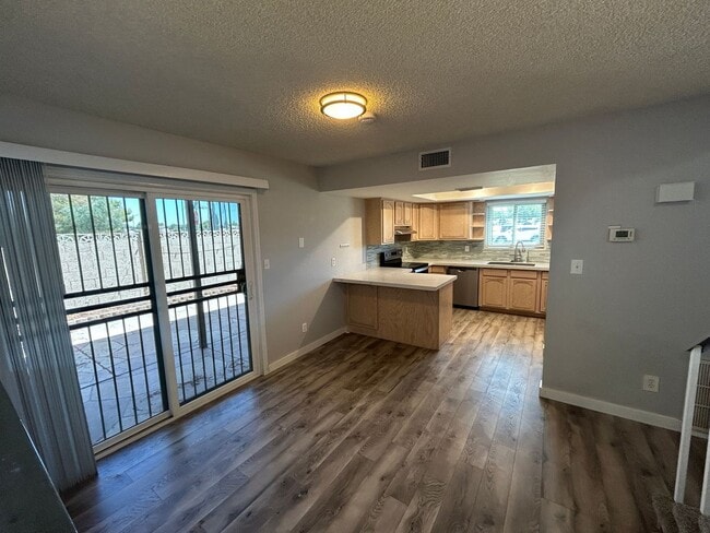 Photo - 4501 W Continental Dr