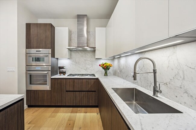 Building Photo - 1711 Allen Pkwy Unit 1903