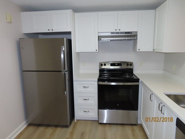 Photo - 3 Marc Dr Unit 6