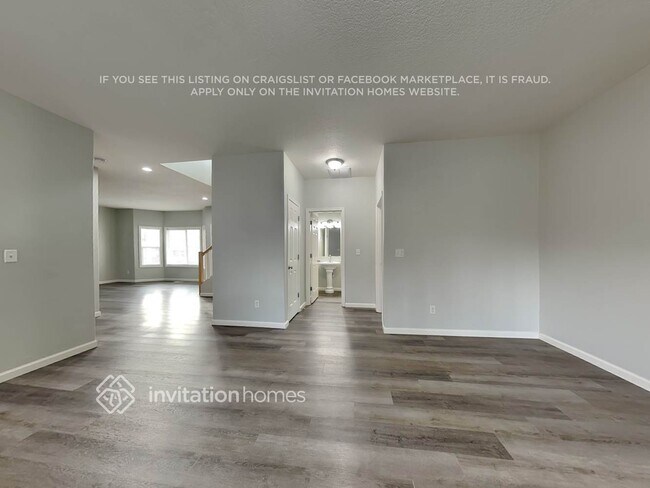 Photo - 3328 Kona St NE