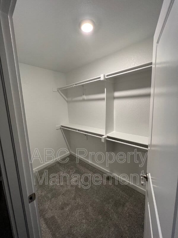 Photo - 426 W Tyler Rd