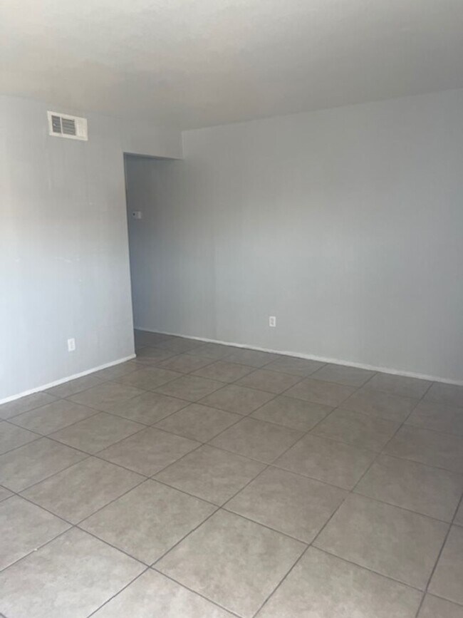 Photo - 4719 Lucite Ln Unidad 2/B