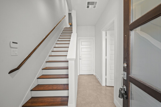 Photo - 3006 Charline