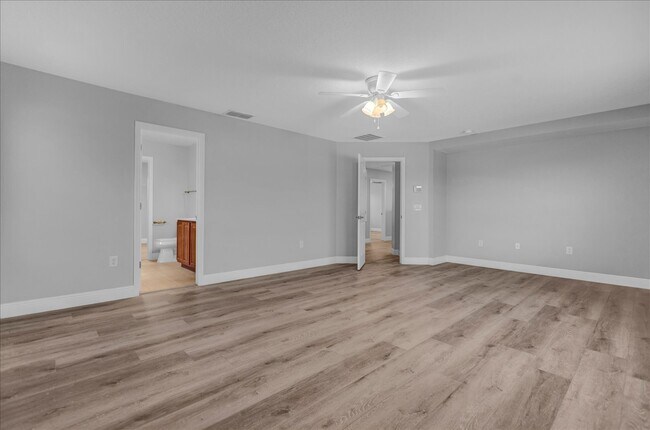 Photo - 247 Country Cottage Ln