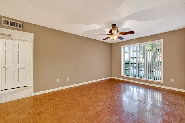 Photo - 1311 Antoine Dr Unit 237
