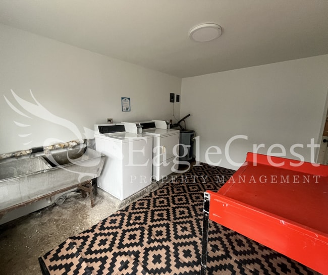 Roseville Lane Apartments