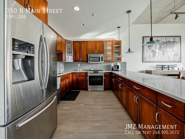 Building Photo - 350 N Main St