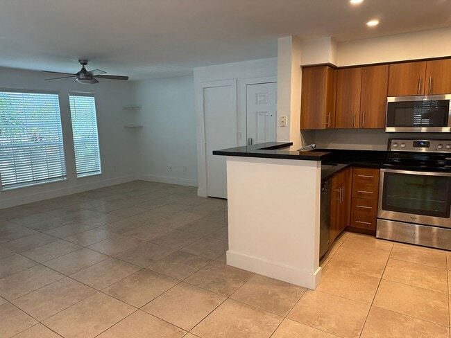 Photo - Large 2/2, gated community