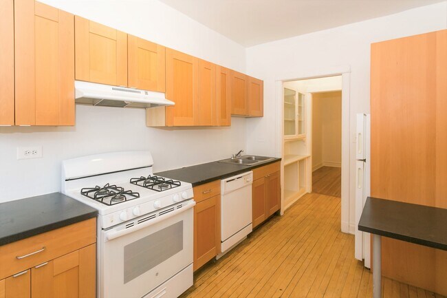 Photo - 5335-5337 S. Woodlawn Avenue